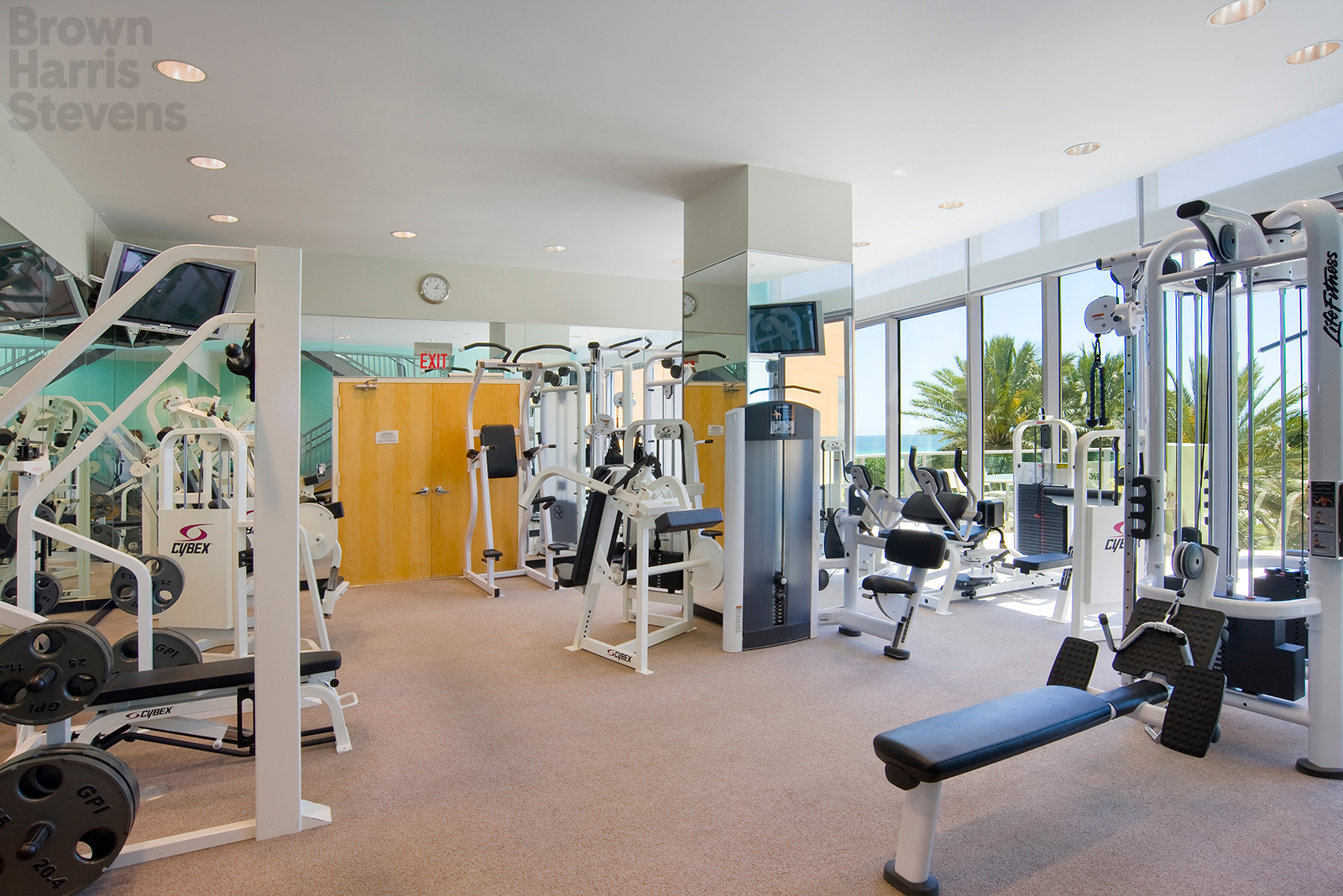 Il Villaggio, 1455 Ocean Drive, photo 6 of 8