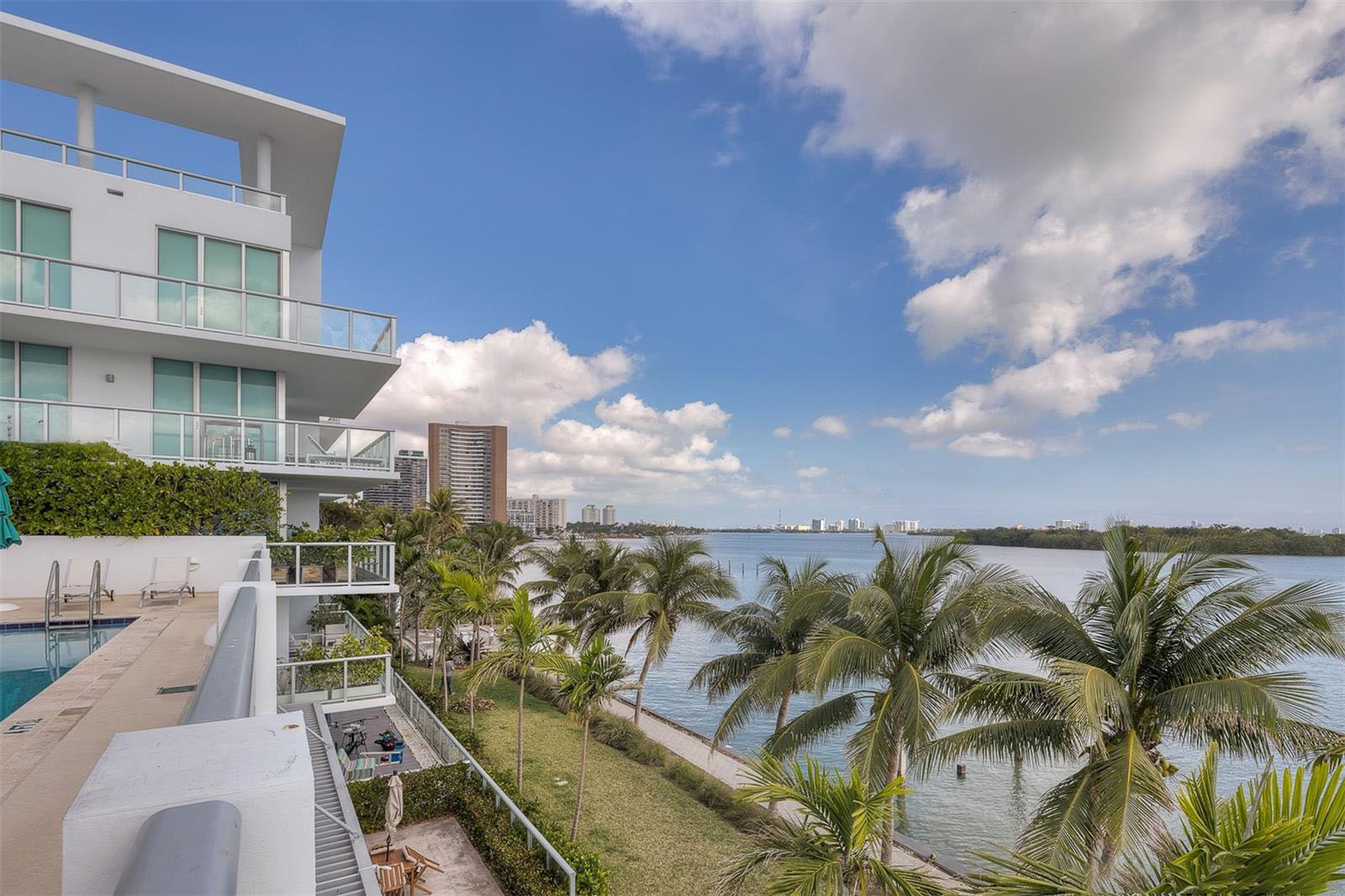Ios On The Bay, 720 NE 62nd Street, photo 3 of 5