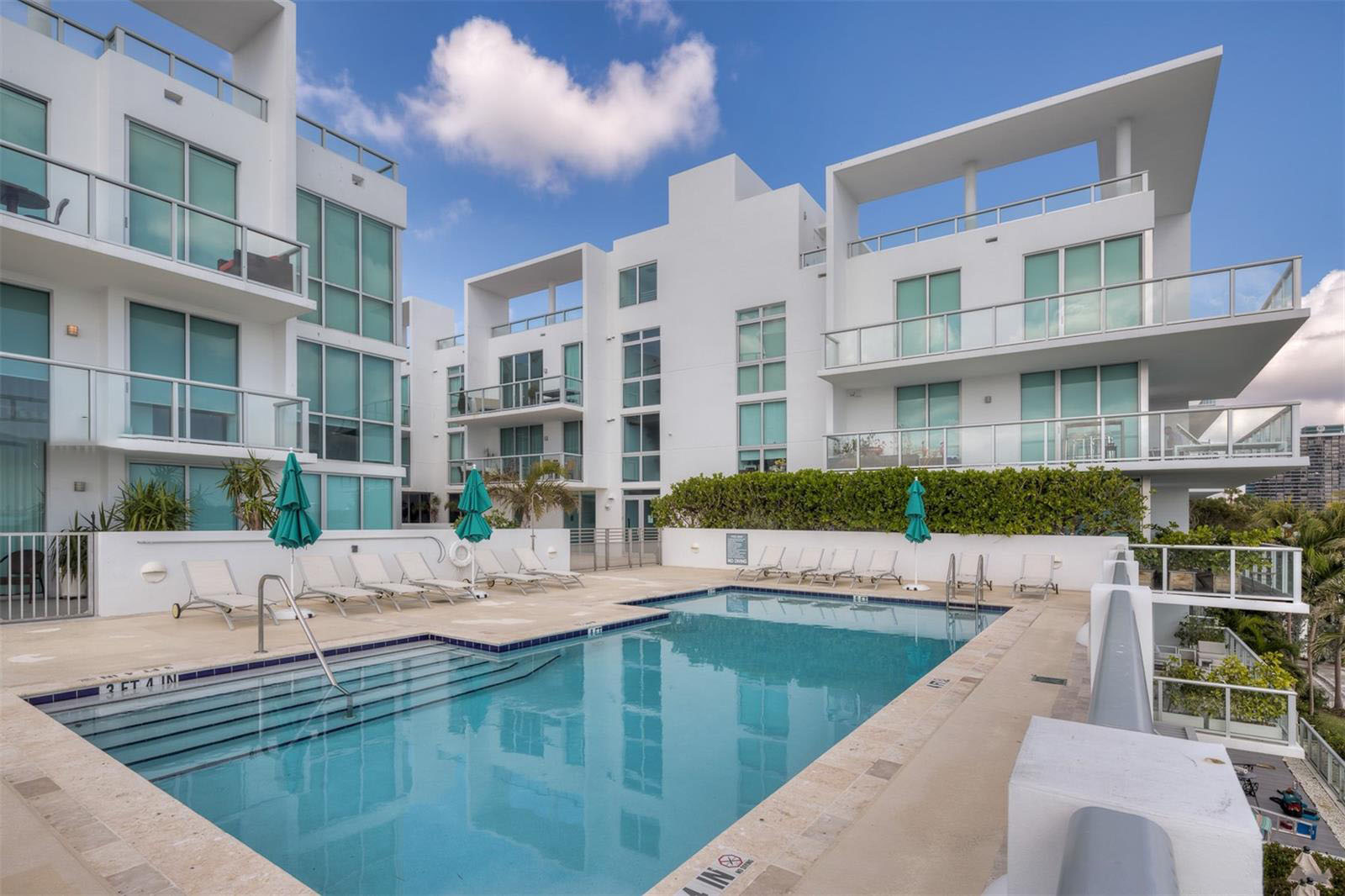 Ios On The Bay, 720 NE 62nd Street, photo 4 of 5