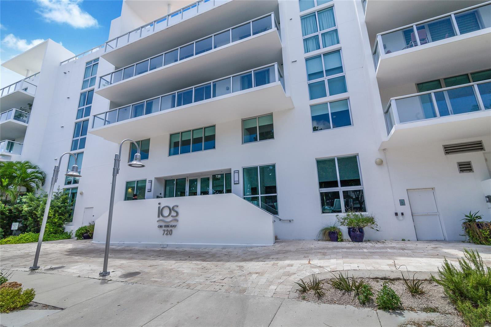 Ios On The Bay, 720 NE 62nd Street, photo 5 of 5