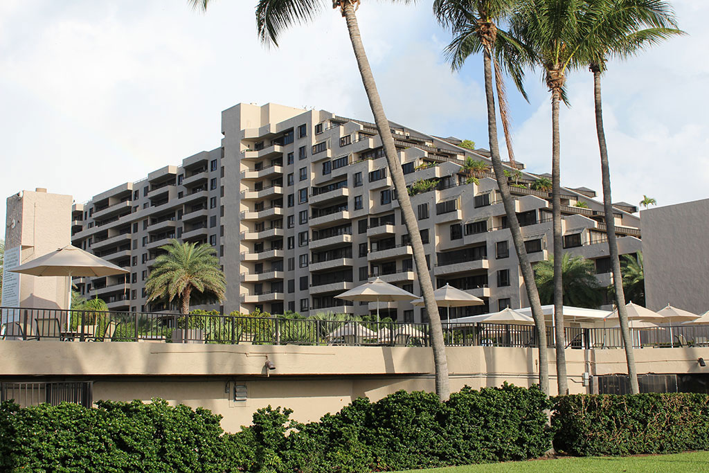 Key Colony I Tidemark, 201 Crandon Blvd, photo 4 of 5