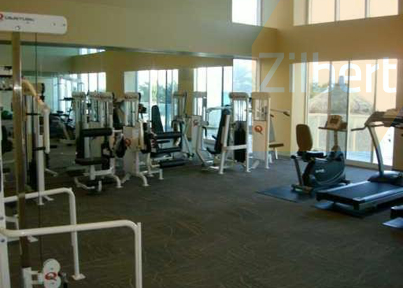 La Perla, 16699 Collins Avenue, photo 5 of 6