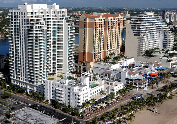 Las Olas Beach Club, 101 S Fort Lauderdale Blvd, photo 2 of 3