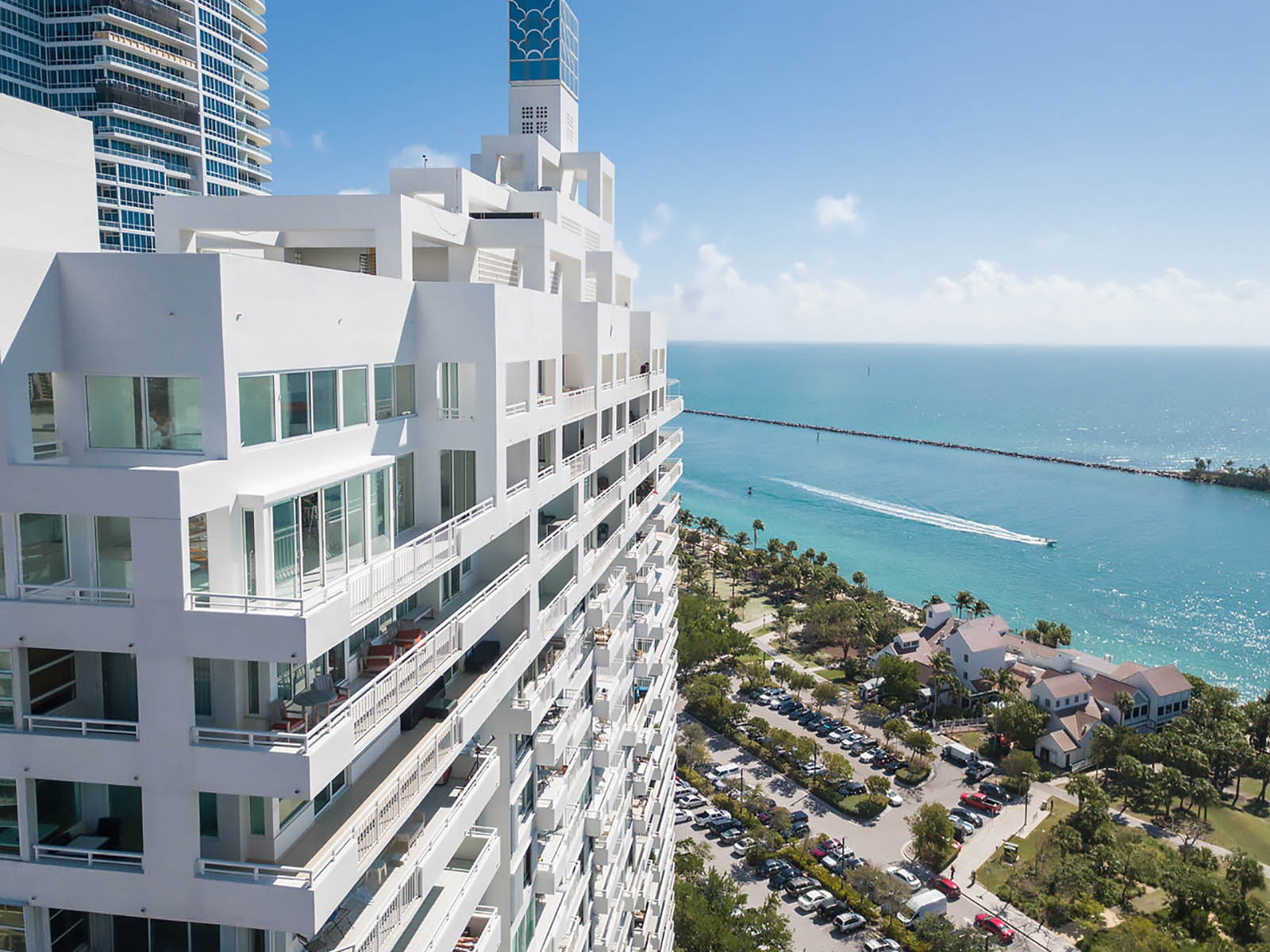South Pointe Towers, 400 S Pointe Dr, photo 2 of 4